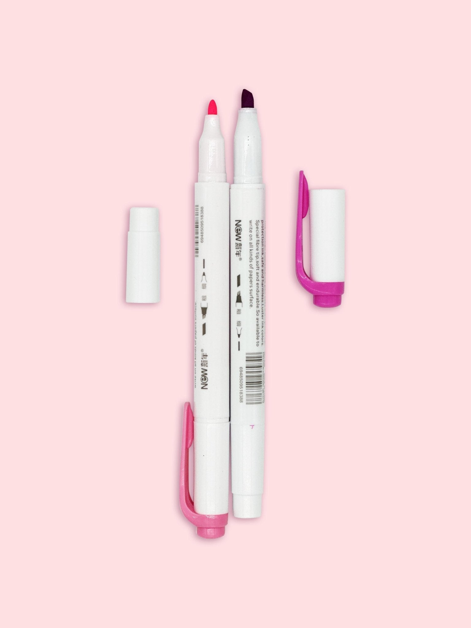Dual end highlighter markers with chisel and fine tips in bright colours